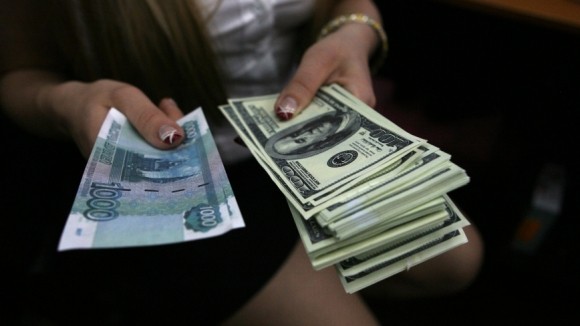 обмен долларов в рубли